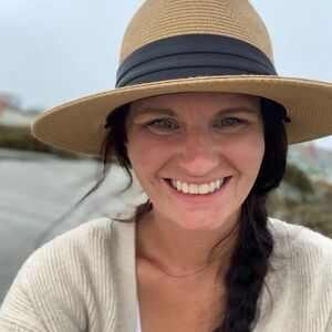 Meet your Posher, Sharon